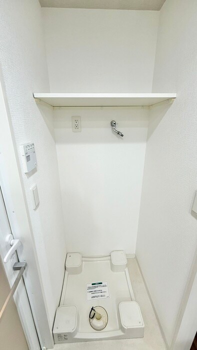 物件内観写真13　(洗濯機置場)