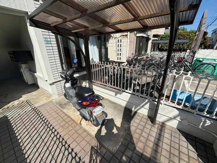 物件外観写真6　(駐輪場)