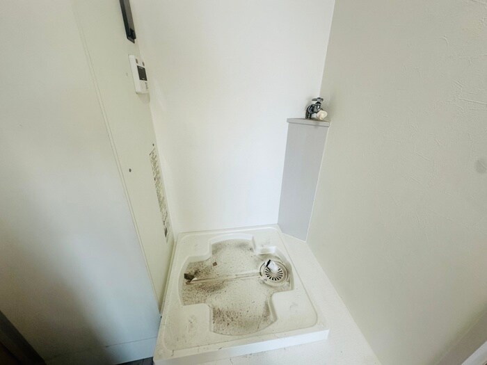 物件内観写真13　(洗濯機置場)