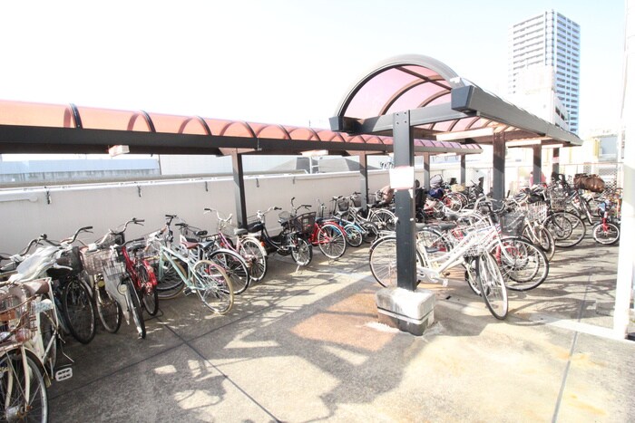 物件外観写真6　(駐輪場)