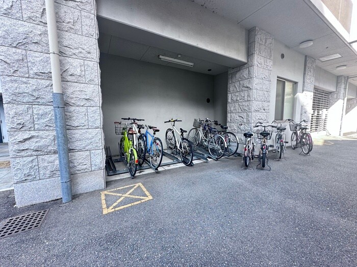 物件外観写真6　(駐輪場)