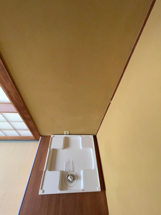 物件内観写真12　(洗濯機置場)