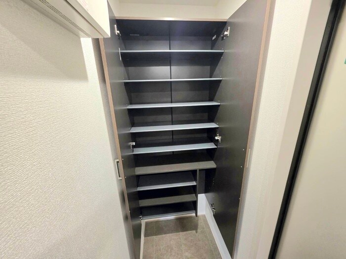 物件内観写真13　(靴箱)