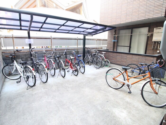 物件外観写真6　(駐輪場)