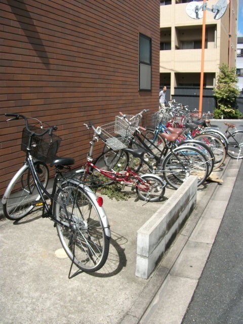 物件外観写真2　(駐輪場)