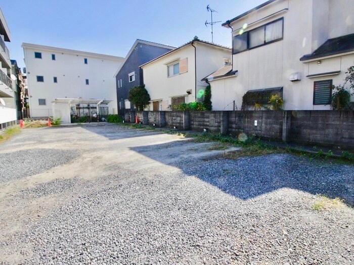 物件外観写真4　(駐車場)