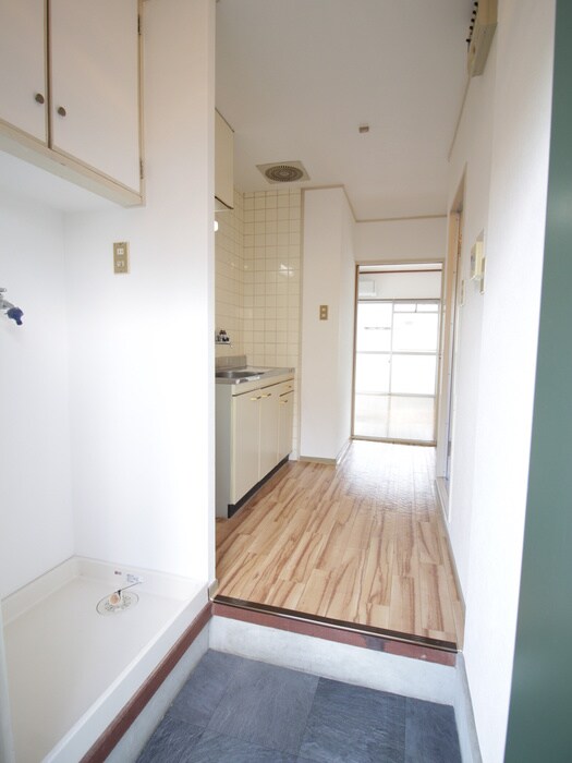 物件内観写真16　(玄関)