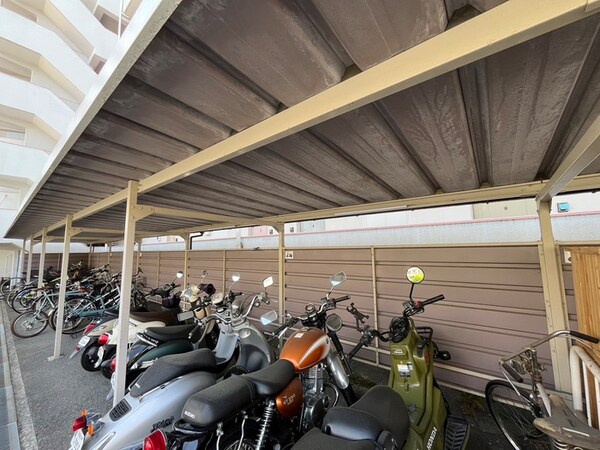 バイク置き場