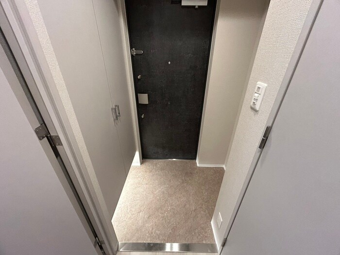 物件内観写真18　(玄関)