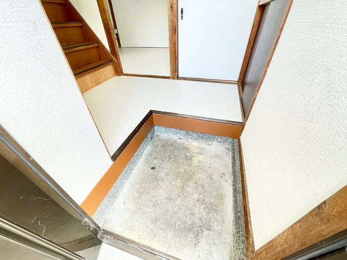 物件内観写真17　(玄関)
