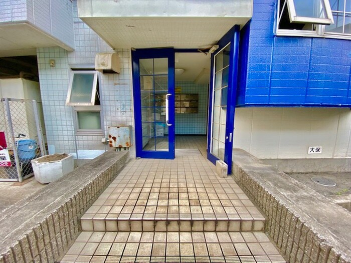 物件外観写真6　(エントランス部分)