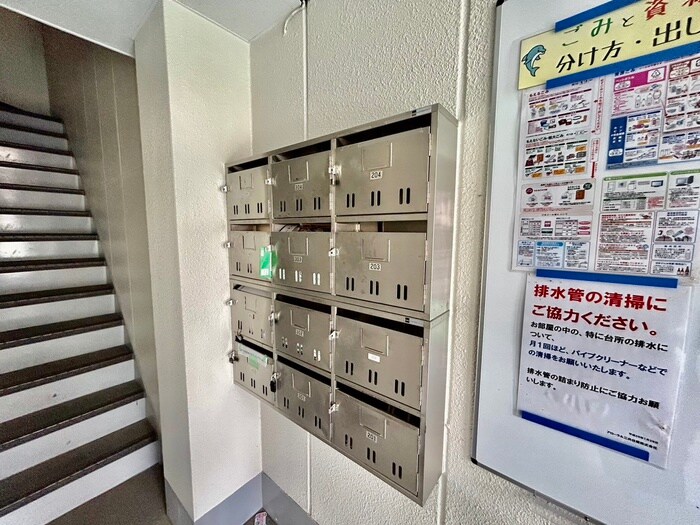 物件外観写真5　(エントランス部分)