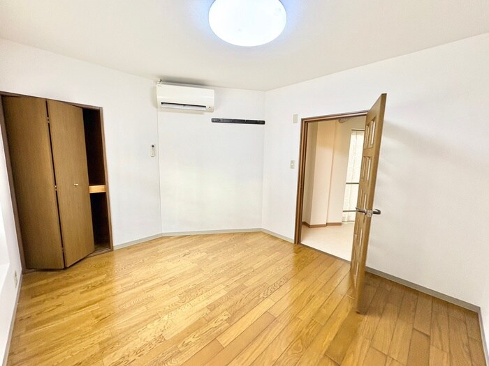 物件内観写真9　(居室)