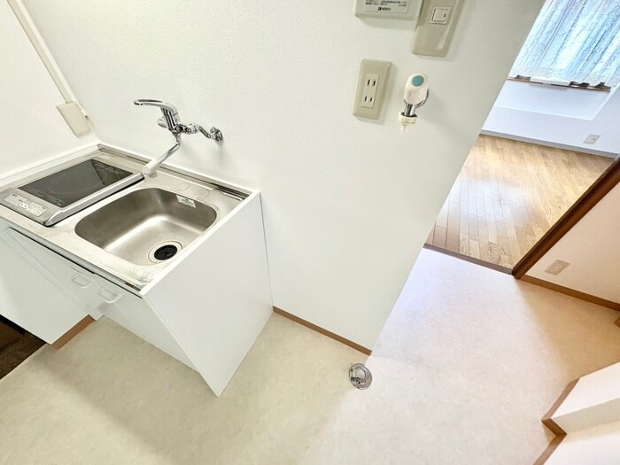 物件内観写真16　(洗濯機置場)