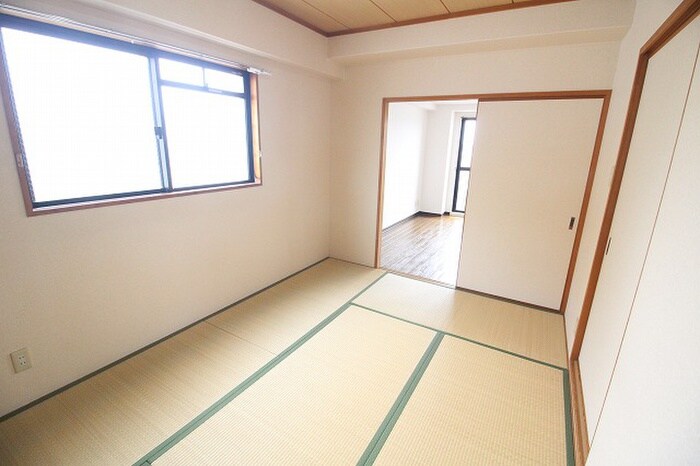 物件内観写真10　(居室)