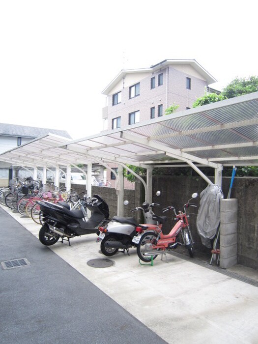 物件外観写真4　(駐輪場)