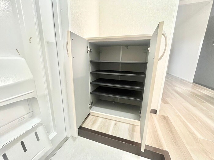 物件内観写真15　(靴箱)