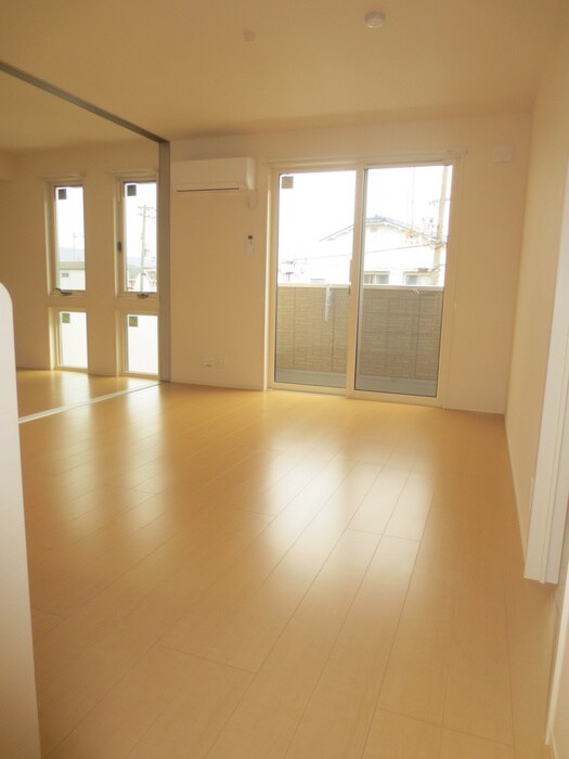 物件内観写真8　(内観写真)