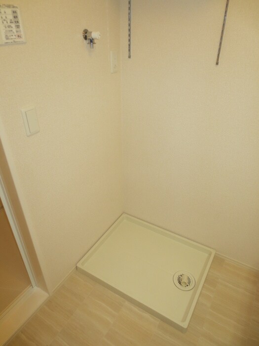 物件内観写真21　(洗濯機置場)