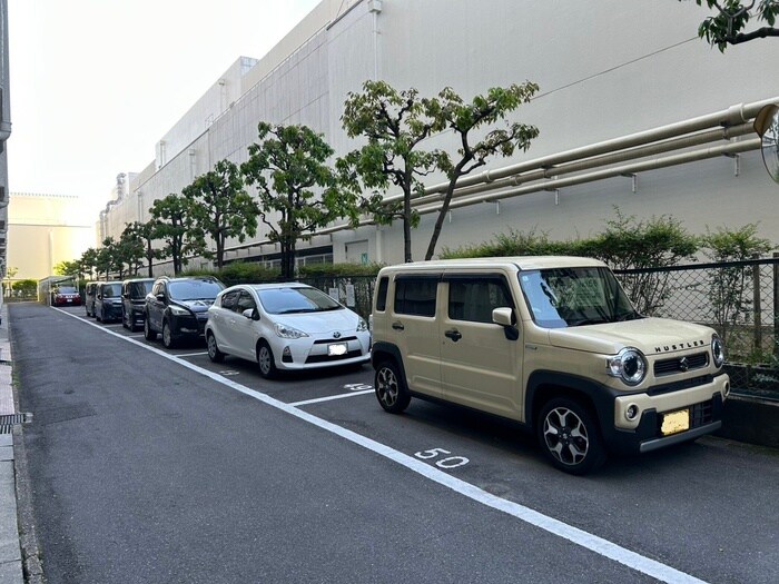 物件外観写真4　(駐車場)