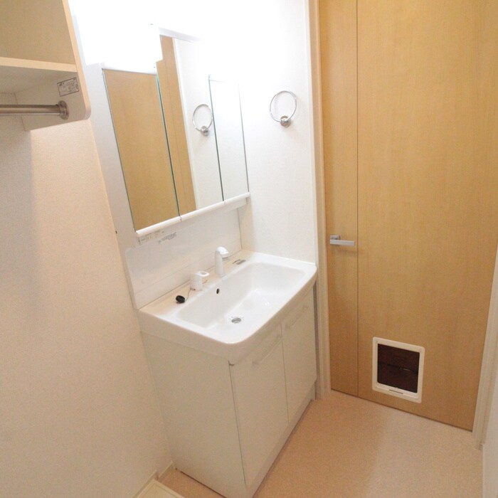 物件内観写真9　(洗面)