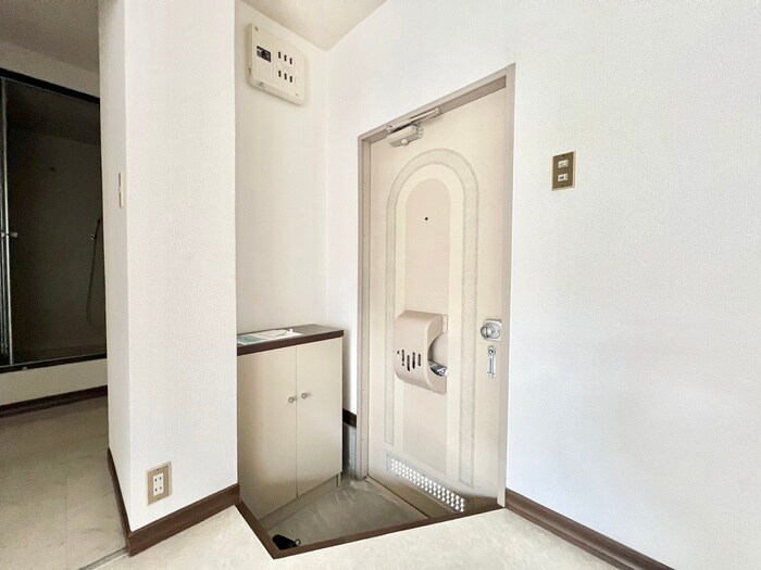 物件内観写真15　(玄関)