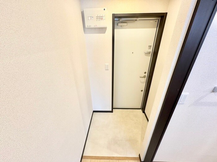 物件内観写真8　(玄関)