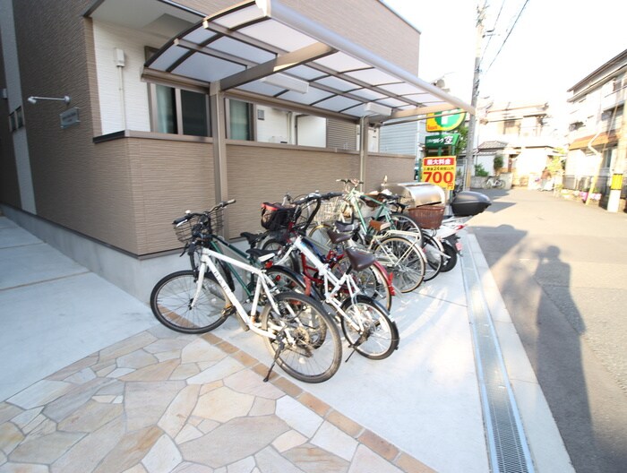 物件外観写真5　(駐輪場)