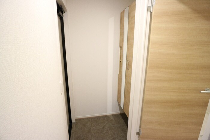 物件内観写真8　(玄関)