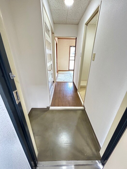 物件内観写真17　(玄関)