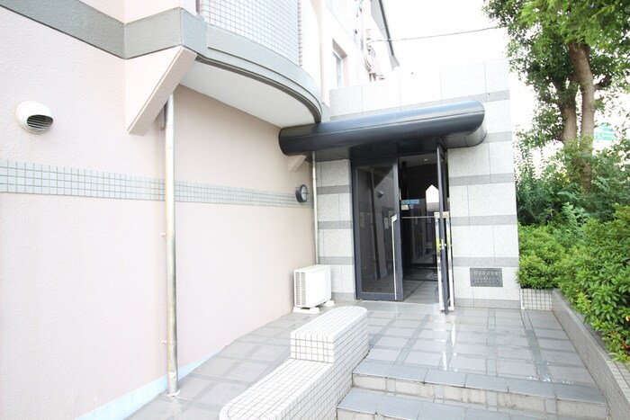 物件外観写真5　(エントランス部分)