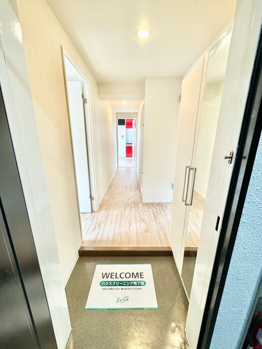 物件内観写真7　(玄関)