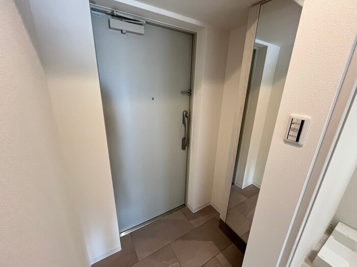 物件内観写真16　(玄関)