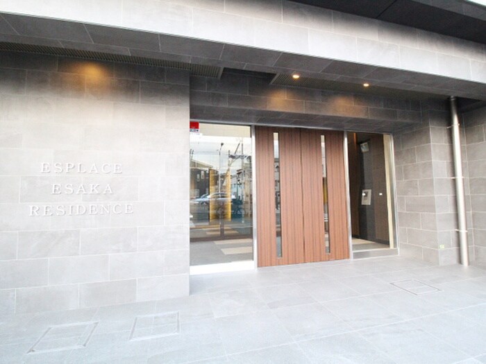 物件外観写真3　(エントランス部分)