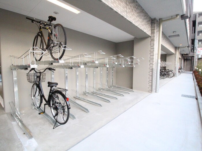 物件外観写真5　(駐輪場)