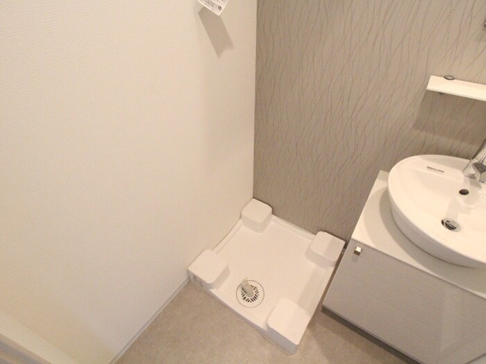 物件内観写真11　(洗濯機置場)