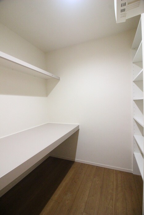 物件内観写真15　(収納)