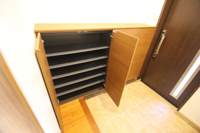 物件内観写真17　(玄関)