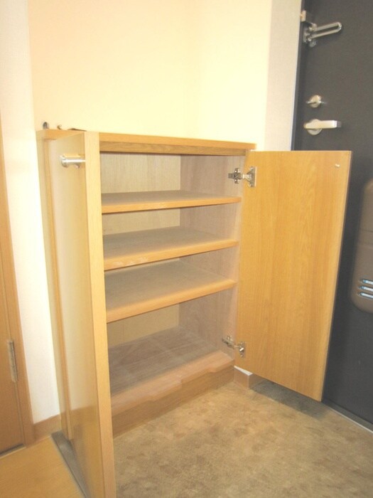 物件内観写真15　(靴箱)