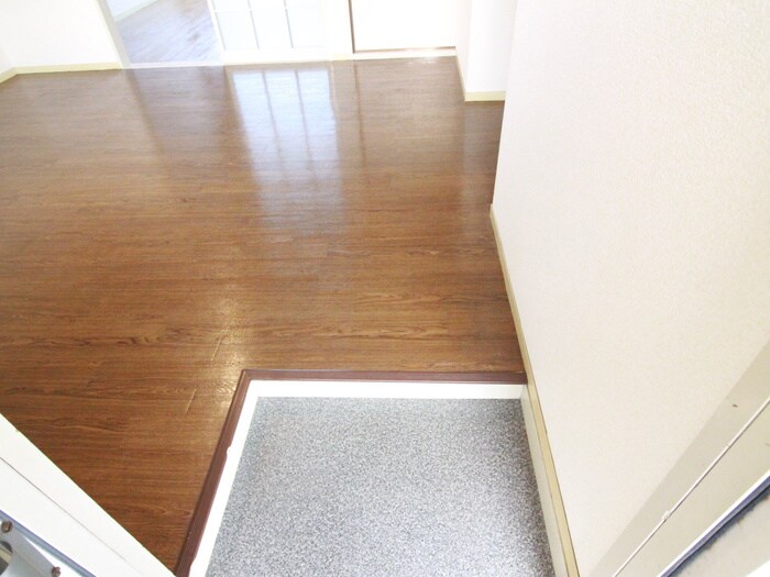 物件内観写真15　(玄関)