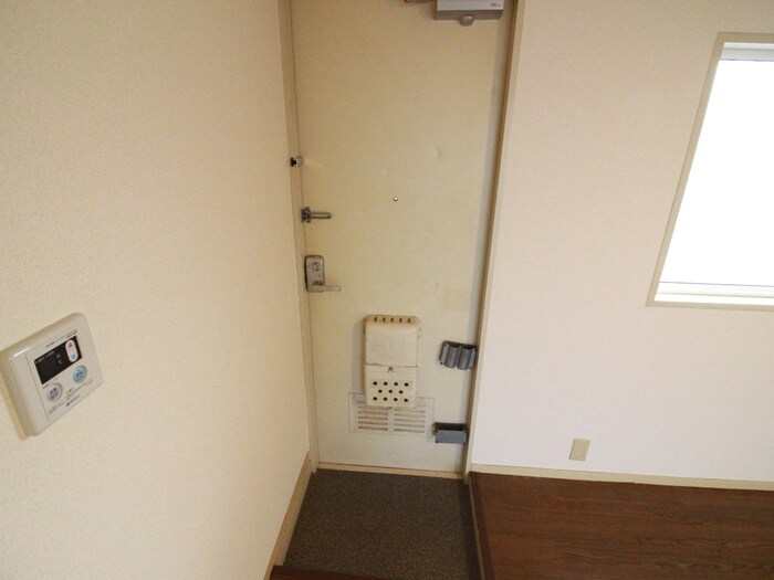 物件内観写真19　(玄関)
