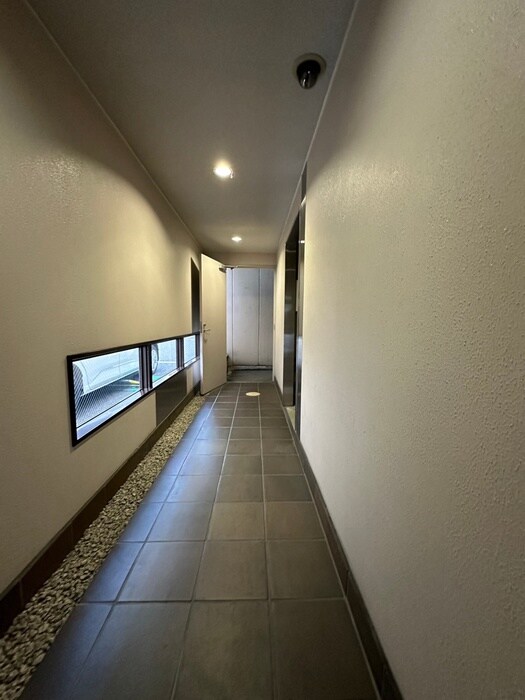 物件外観写真4　(エントランス部分)