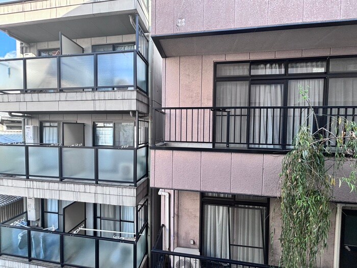 物件内観写真17　(室内からの展望)