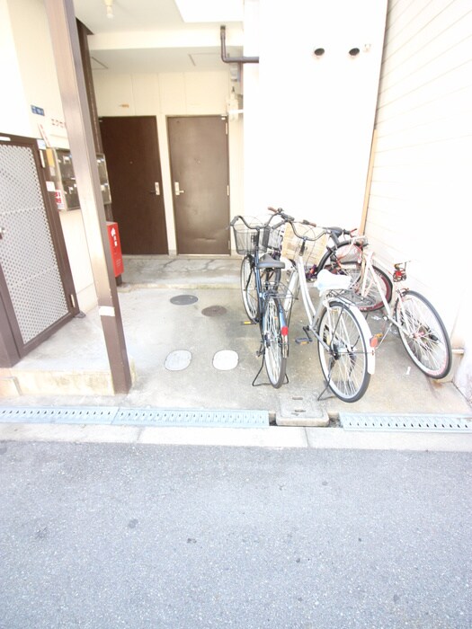 物件外観写真5　(駐輪場)