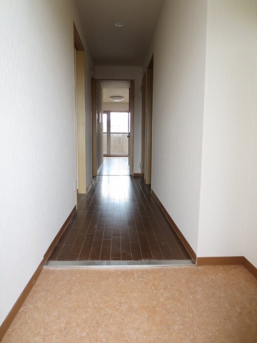 物件内観写真16　(廊下)