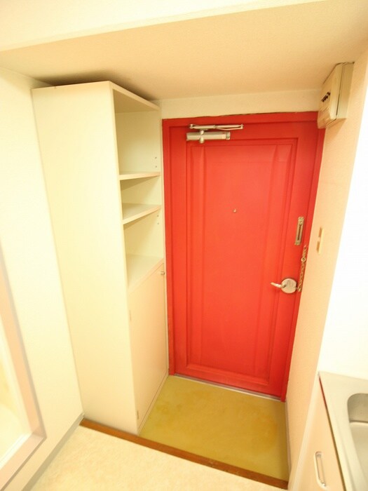 物件内観写真8　(玄関)