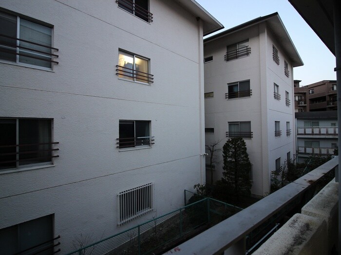 物件内観写真21　(室内からの展望)