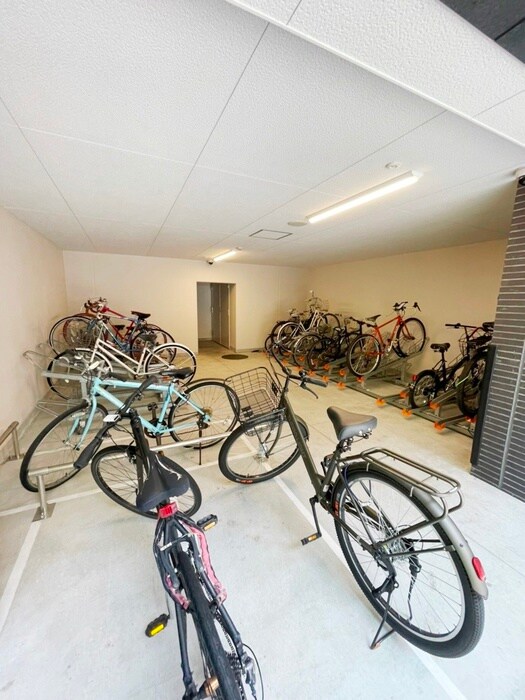 物件外観写真6　(駐輪場)