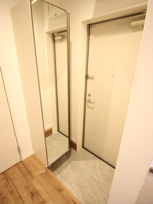 物件内観写真7　(玄関)