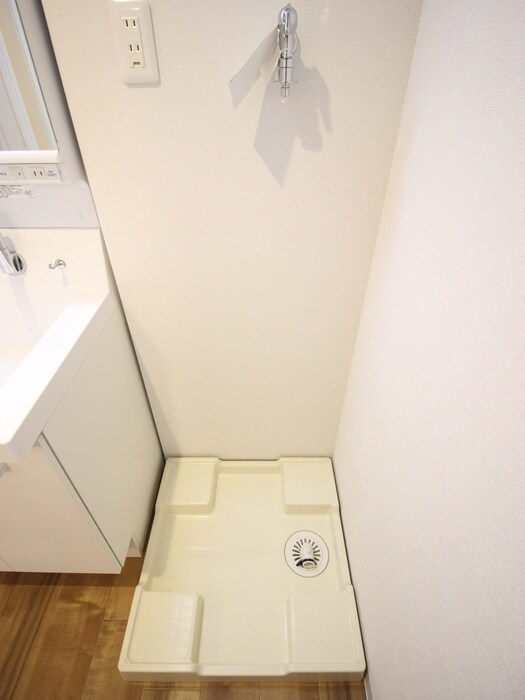 物件内観写真10　(洗濯機置場)